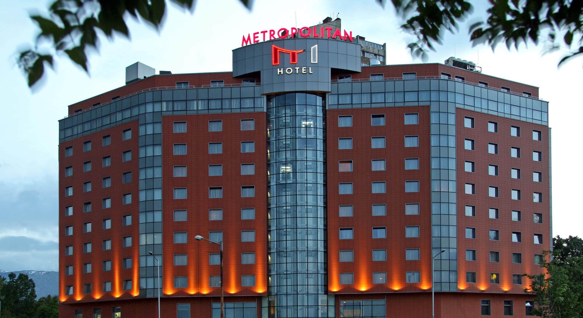 Хотел Метрополитън