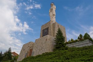 Монумент на Св. Богородица - Хасково