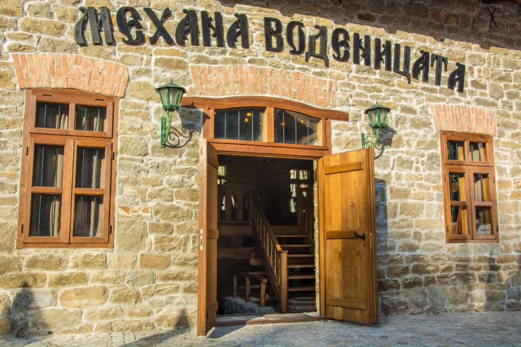 Къмпинг Къпиновски манастир